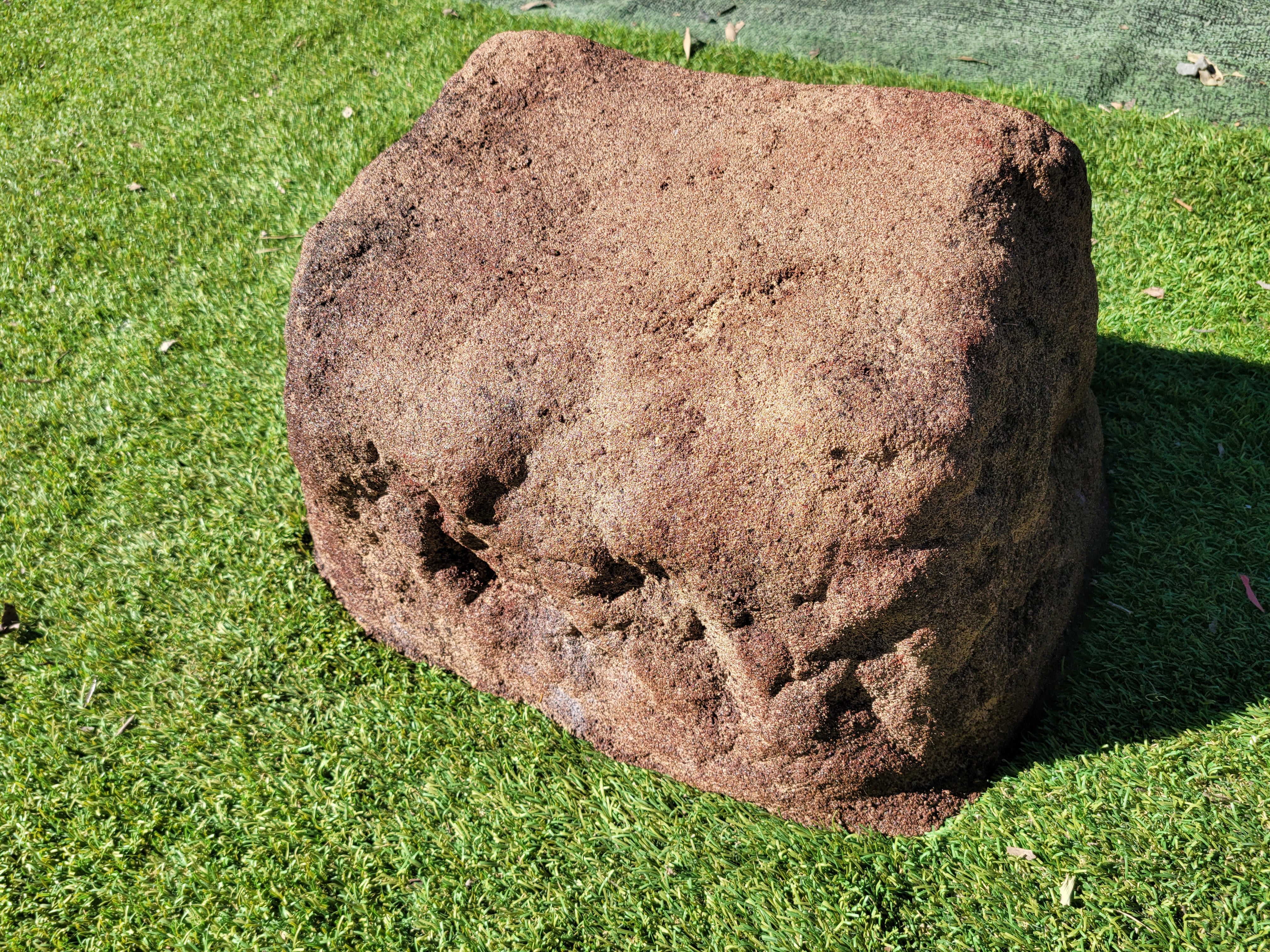 Memorial Rock Urn 1877 Large Double Brown