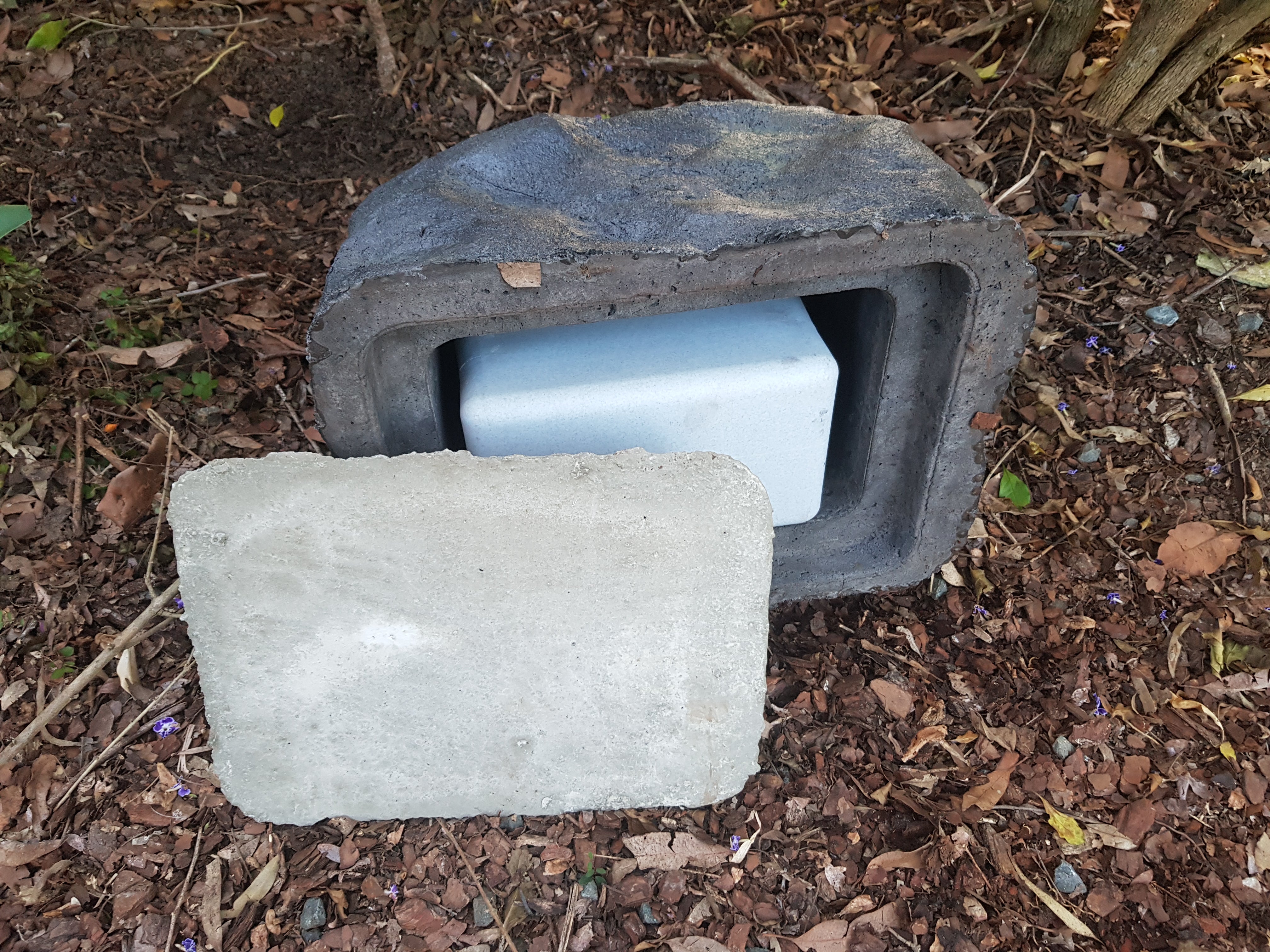 Memorial Rock Urn 1043 Large Single Sandstone